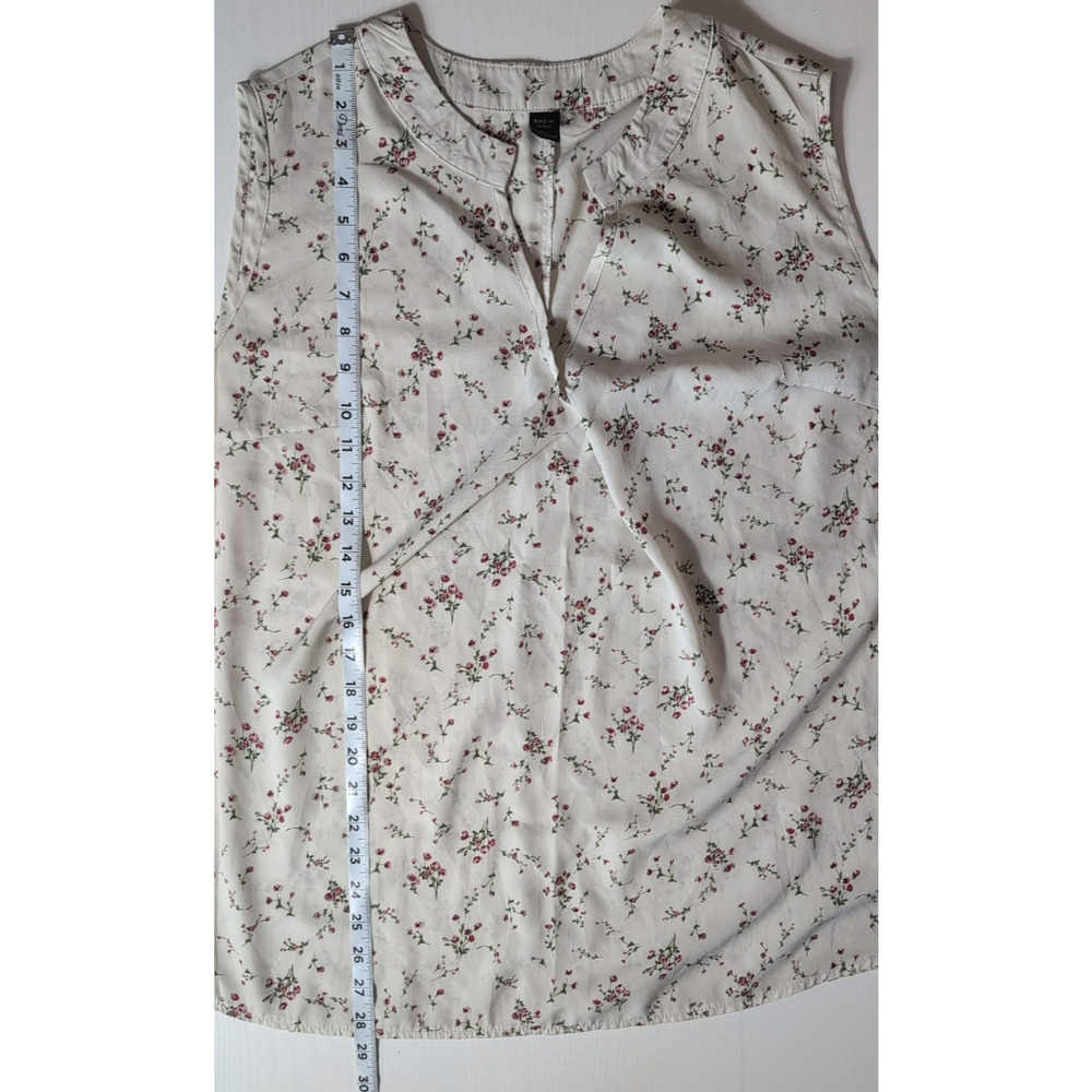 Shein Curve Plus 4XL Women’s Blouse White Floral Sleeveless V-Neck Button Front - Picture 8 of 12
